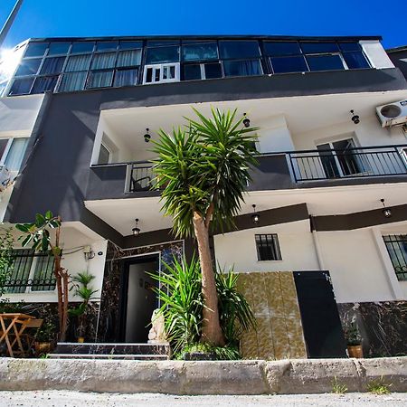 8 Rooms House Balcova Exterior photo