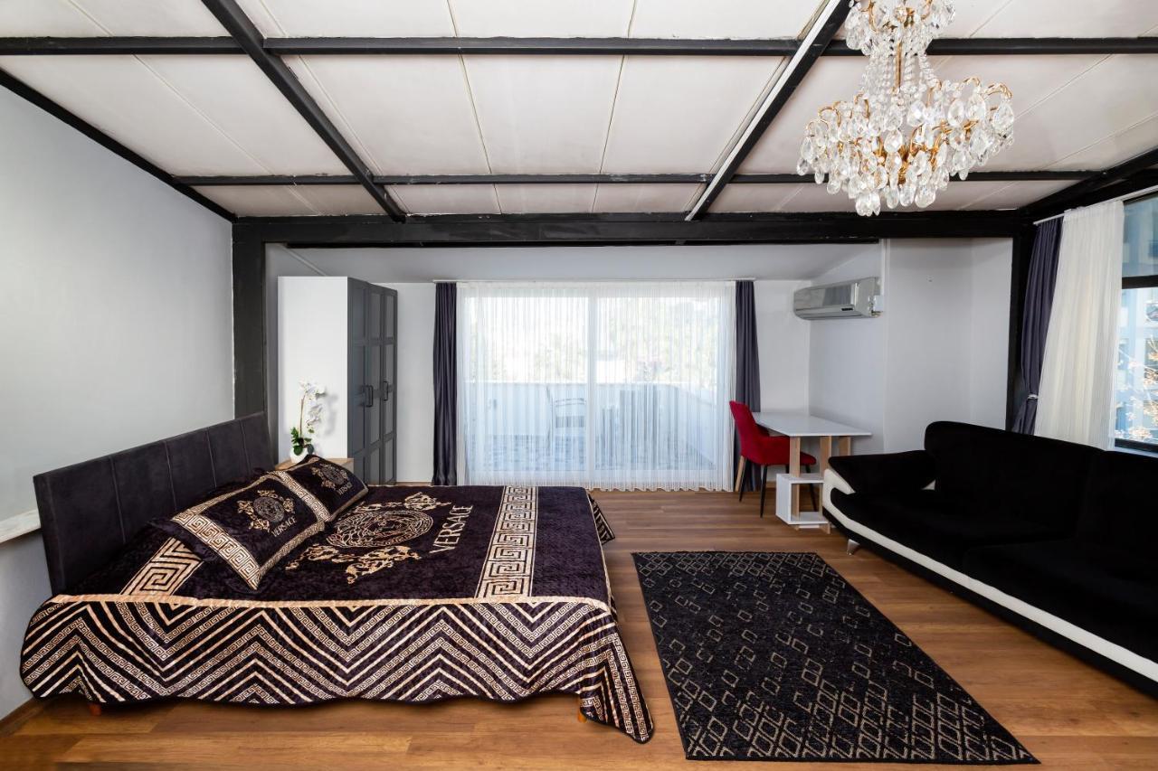 8 Rooms House Balcova Exterior photo