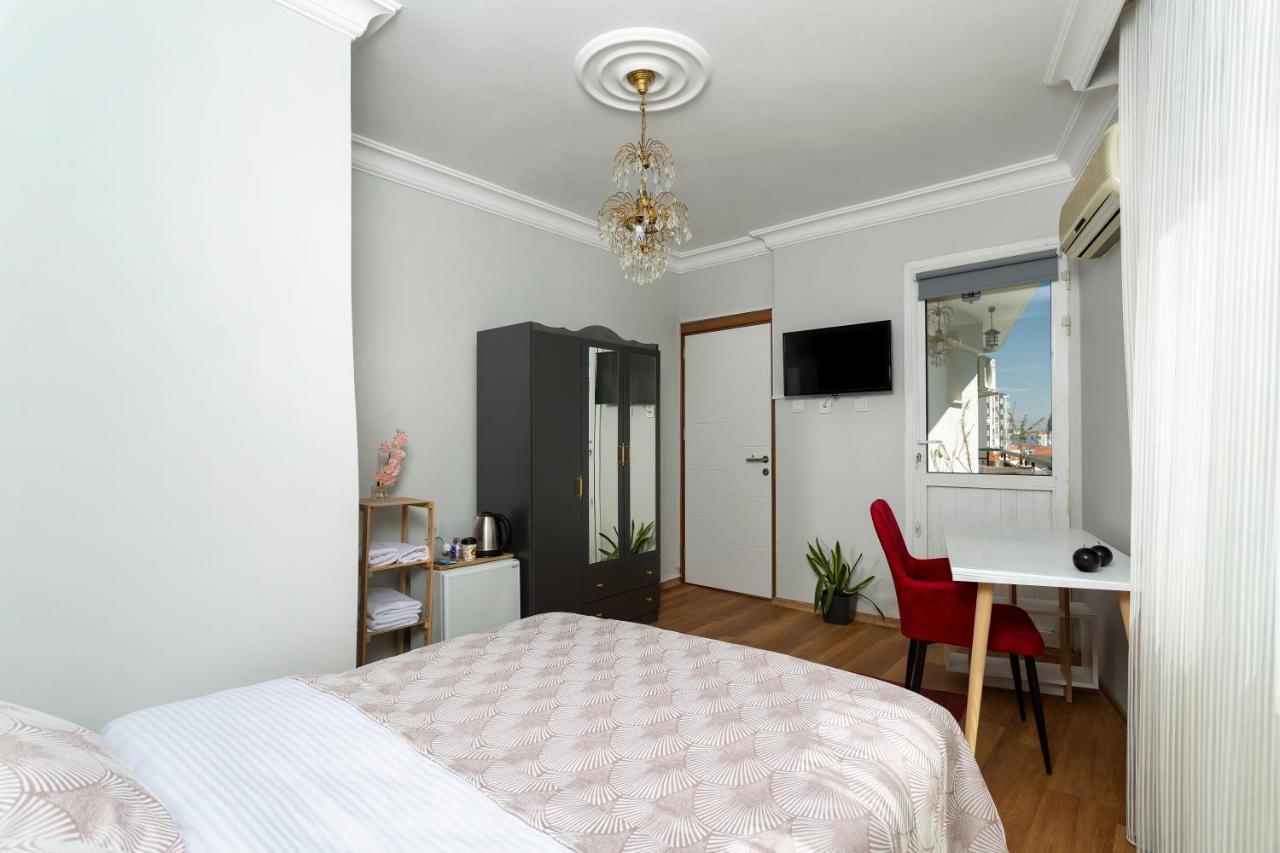 8 Rooms House Balcova Exterior photo