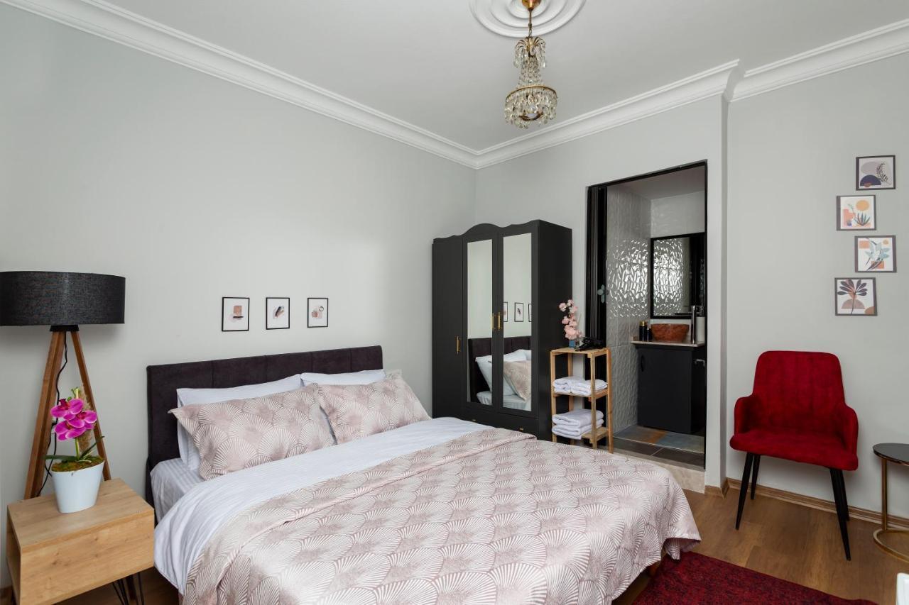 8 Rooms House Balcova Exterior photo