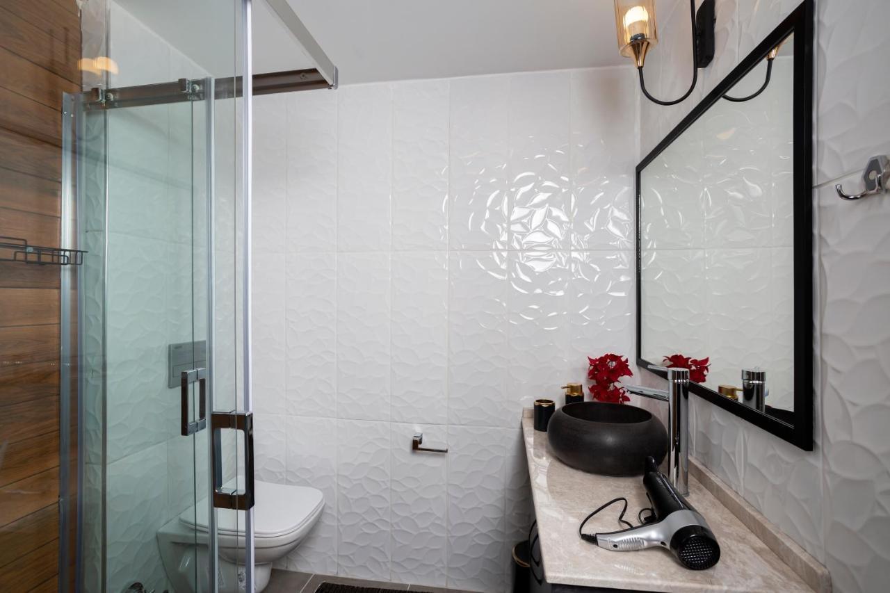 8 Rooms House Balcova Exterior photo