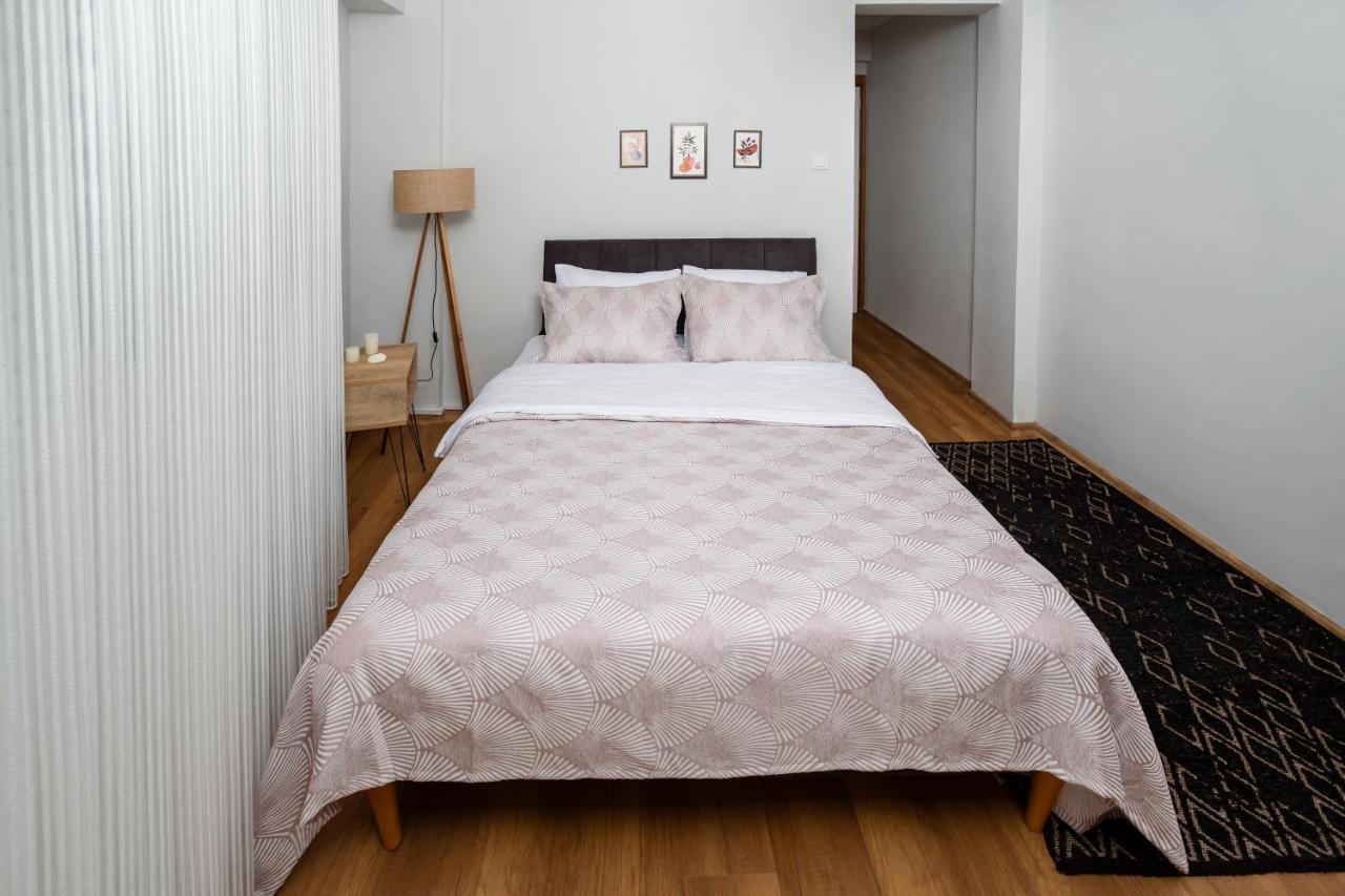 8 Rooms House Balcova Exterior photo