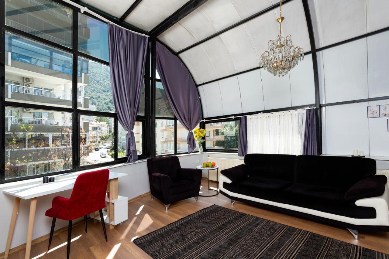 8 Rooms House Balcova Exterior photo