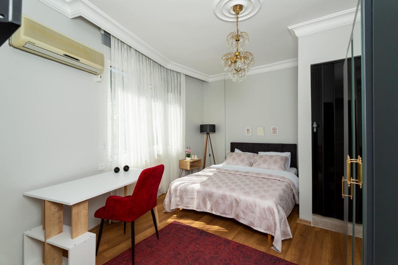 8 Rooms House Balcova Exterior photo