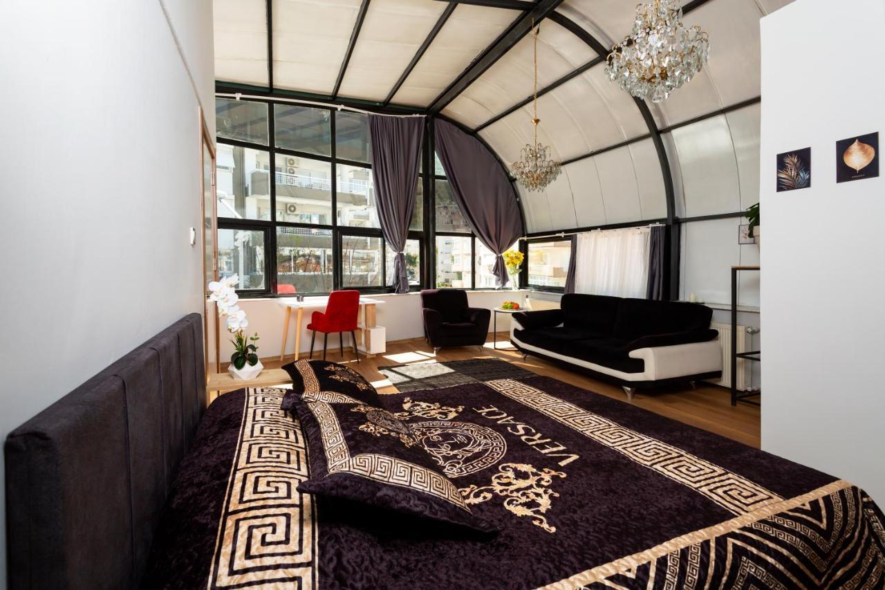 8 Rooms House Balcova Exterior photo