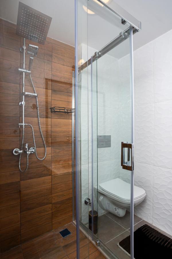 8 Rooms House Balcova Exterior photo