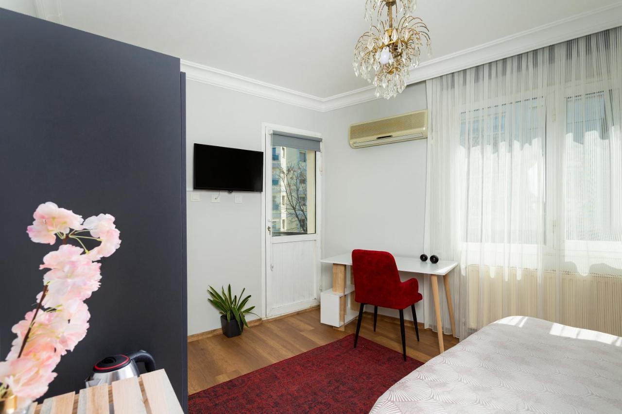 8 Rooms House Balcova Exterior photo
