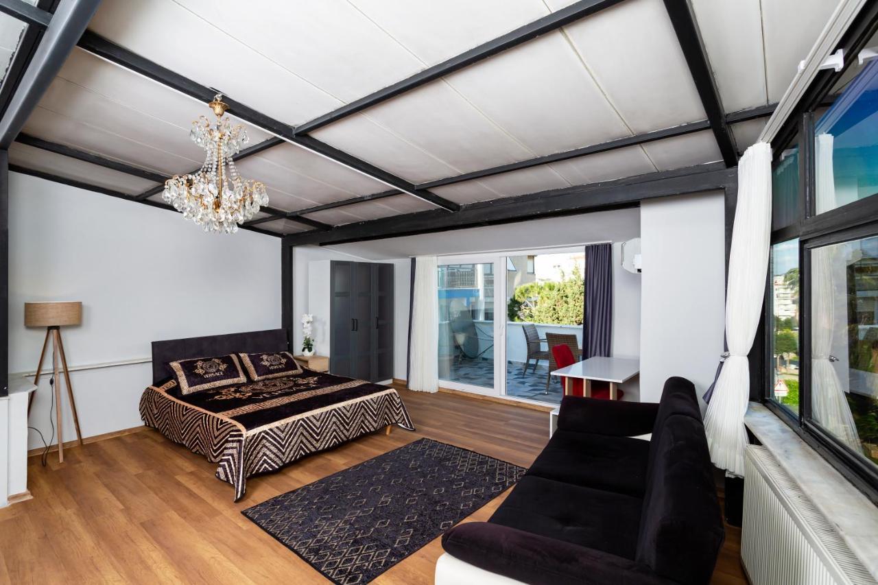 8 Rooms House Balcova Exterior photo